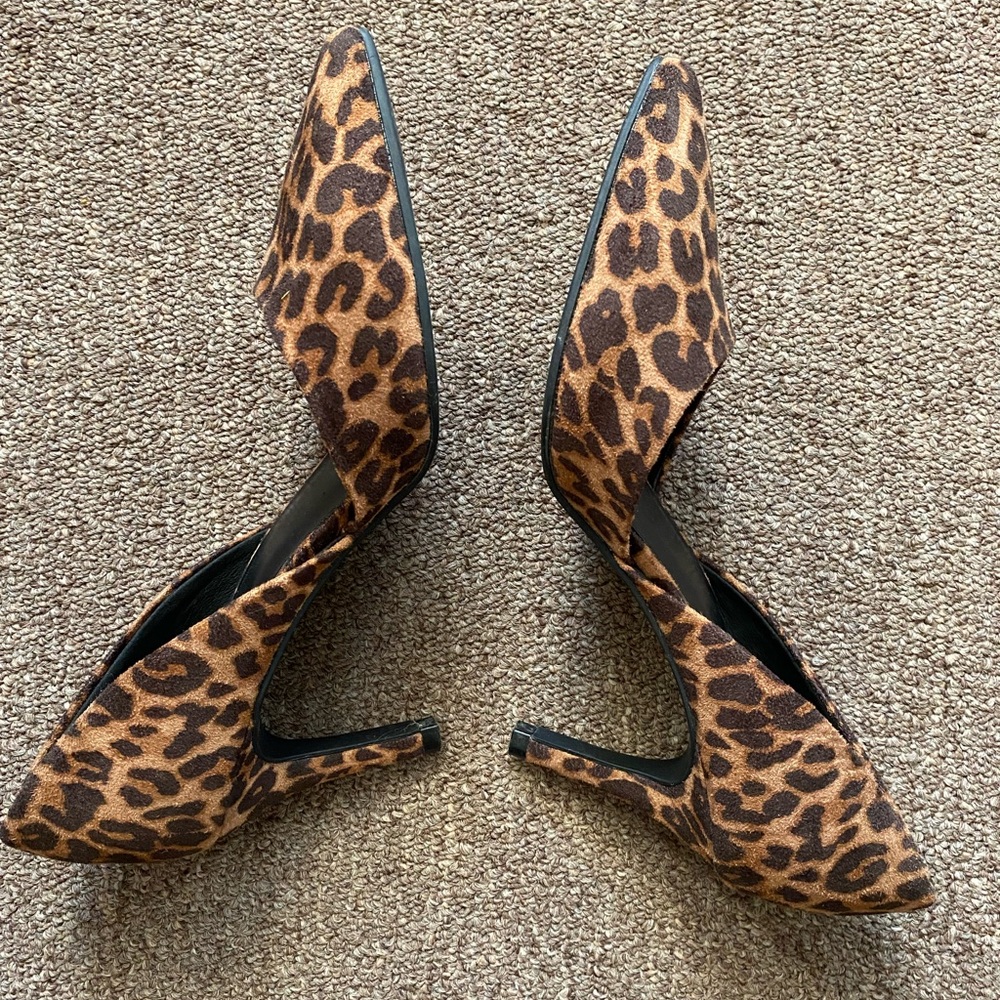 Pumps - Picture 3 of 3